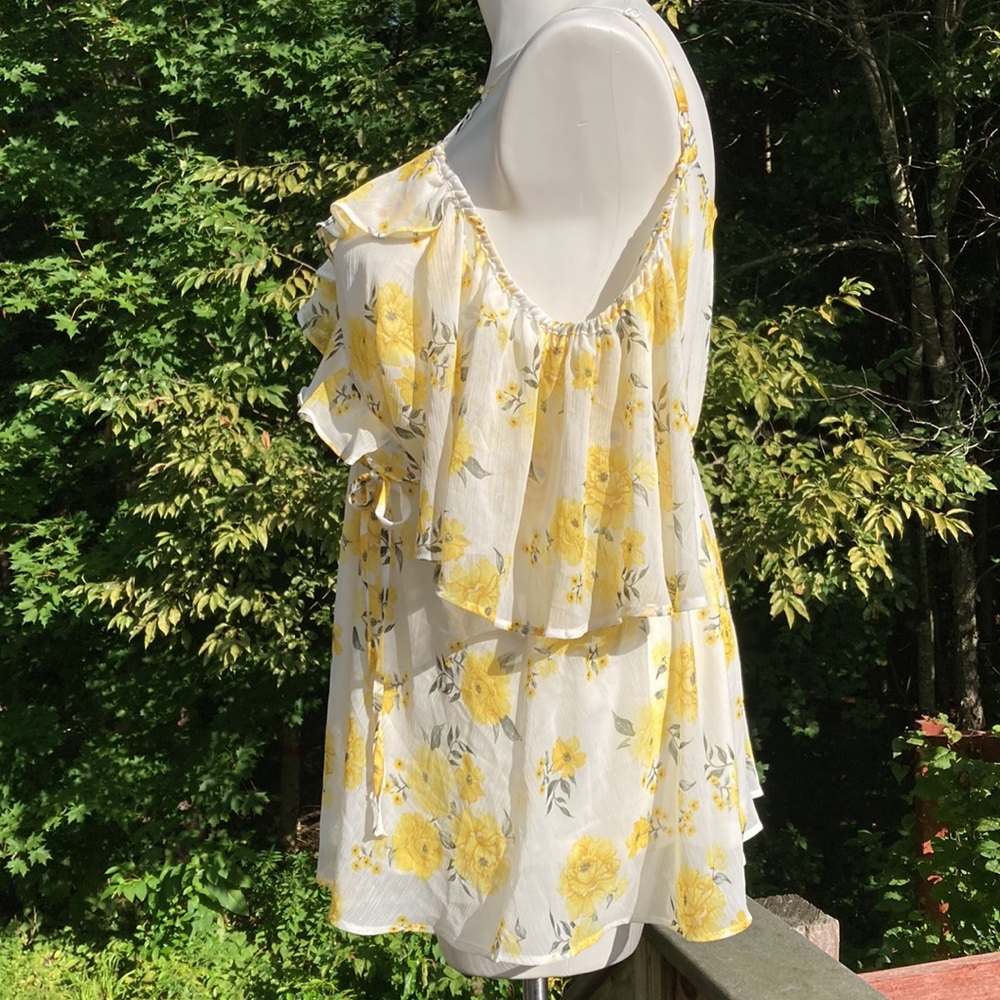 Torrid yellow rose cold shoulder flutter sleeve boho top tie waist size 2X - Picture 7 of 7